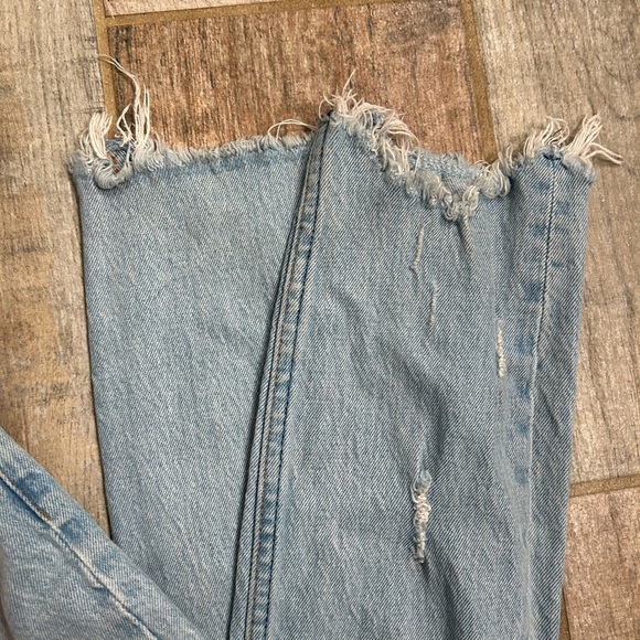 Abercrombie & Fitch High Rise Mom Jean - Light Destroy - Picture 8 of 11